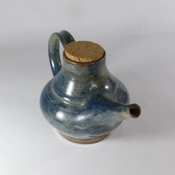 Artisan Handmade Stoneware Oil Vessel w Spout and Handle Tea or Coffee - Signed - Picture 3 of 10